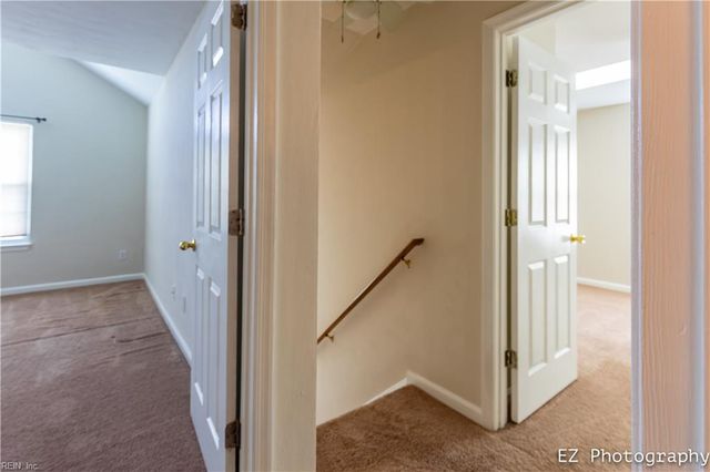 300 Hamlet CT, Yorktown, VA 23693