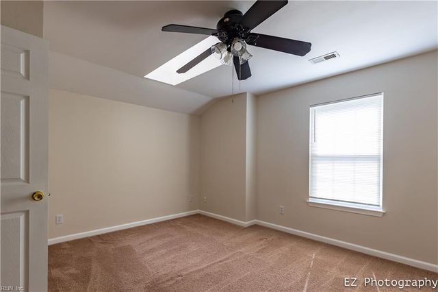 300 Hamlet CT, Yorktown, VA 23693