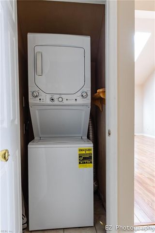 300 Hamlet CT, Yorktown, VA 23693