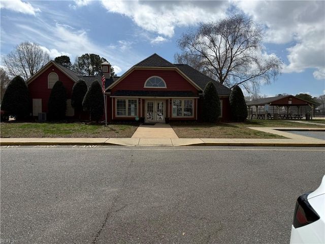 300 Hamlet CT, Yorktown, VA 23693