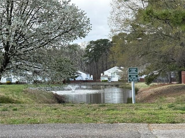 300 Hamlet CT, Yorktown, VA 23693