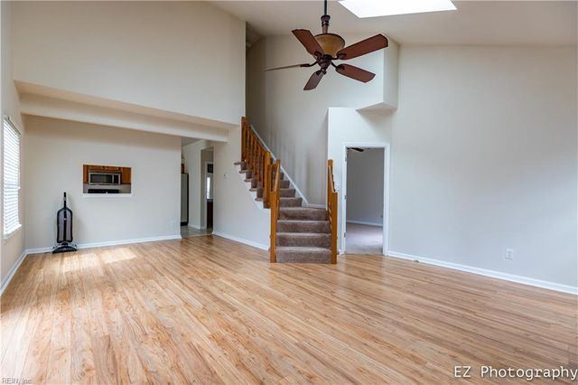 300 Hamlet CT, Yorktown, VA 23693