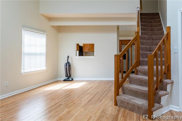 300 Hamlet CT, Yorktown, VA 23693