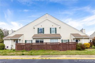 300 Hamlet CT, Yorktown, VA 23693