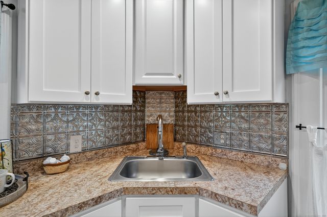 35 Menghi Street, New London, CT 06320