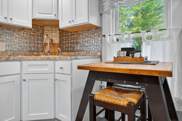 35 Menghi Street, New London, CT 06320