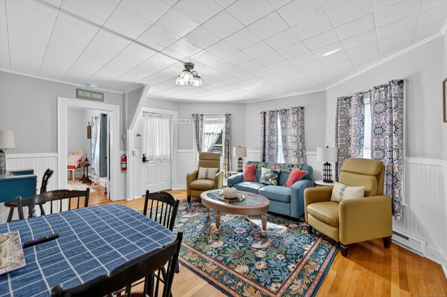 35 Menghi Street, New London, CT 06320