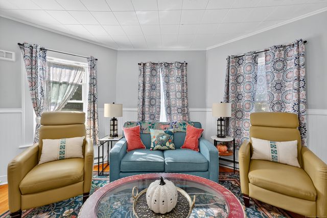 35 Menghi Street, New London, CT 06320