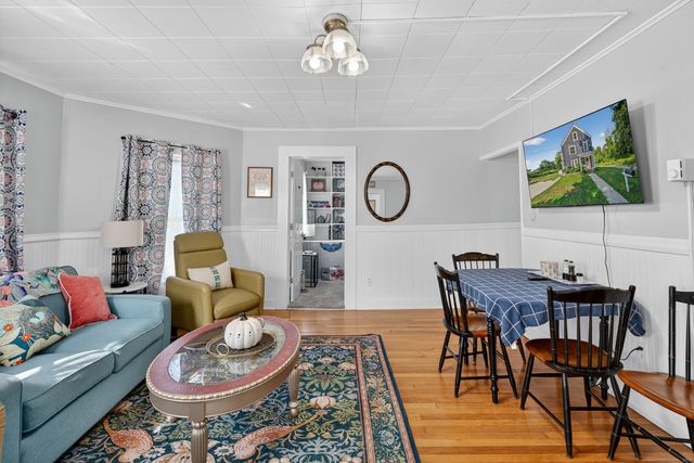 35 Menghi Street, New London, CT 06320