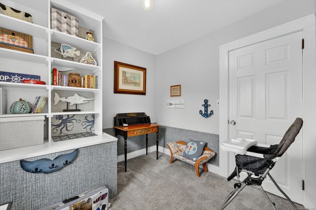 35 Menghi Street, New London, CT 06320