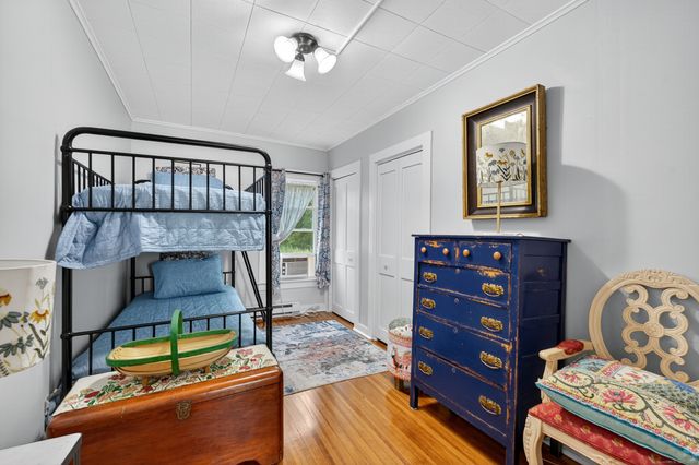 35 Menghi Street, New London, CT 06320