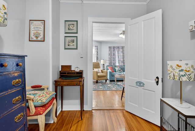 35 Menghi Street, New London, CT 06320