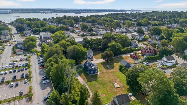 35 Menghi Street, New London, CT 06320