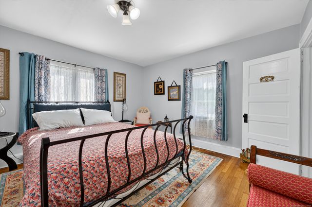 35 Menghi Street, New London, CT 06320