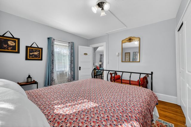 35 Menghi Street, New London, CT 06320