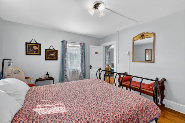 35 Menghi Street, New London, CT 06320