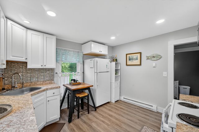 35 Menghi Street, New London, CT 06320