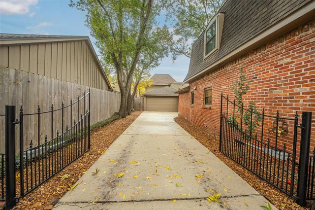 14610 Carolcrest Drive, Houston, TX 77079