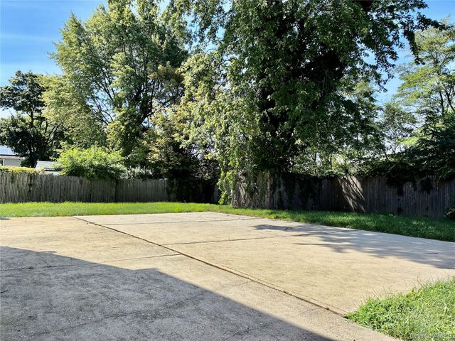204 Bayside Avenue, Oceanside, NY 11572