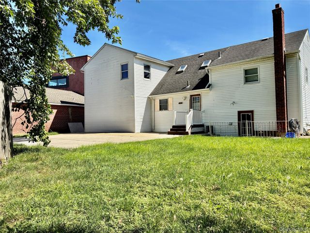 204 Bayside Avenue, Oceanside, NY 11572