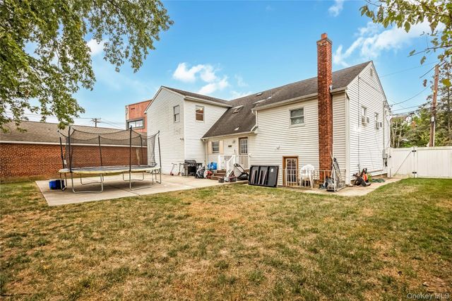204 Bayside Avenue, Oceanside, NY 11572