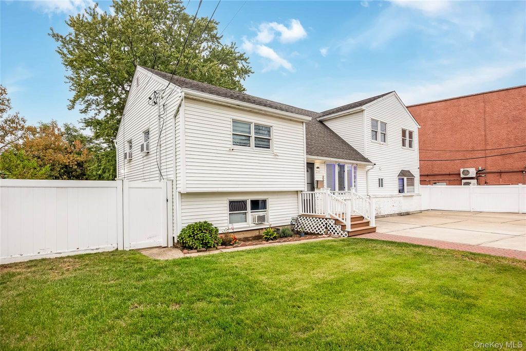 204 Bayside Avenue, Oceanside, NY 11572 — photo 2