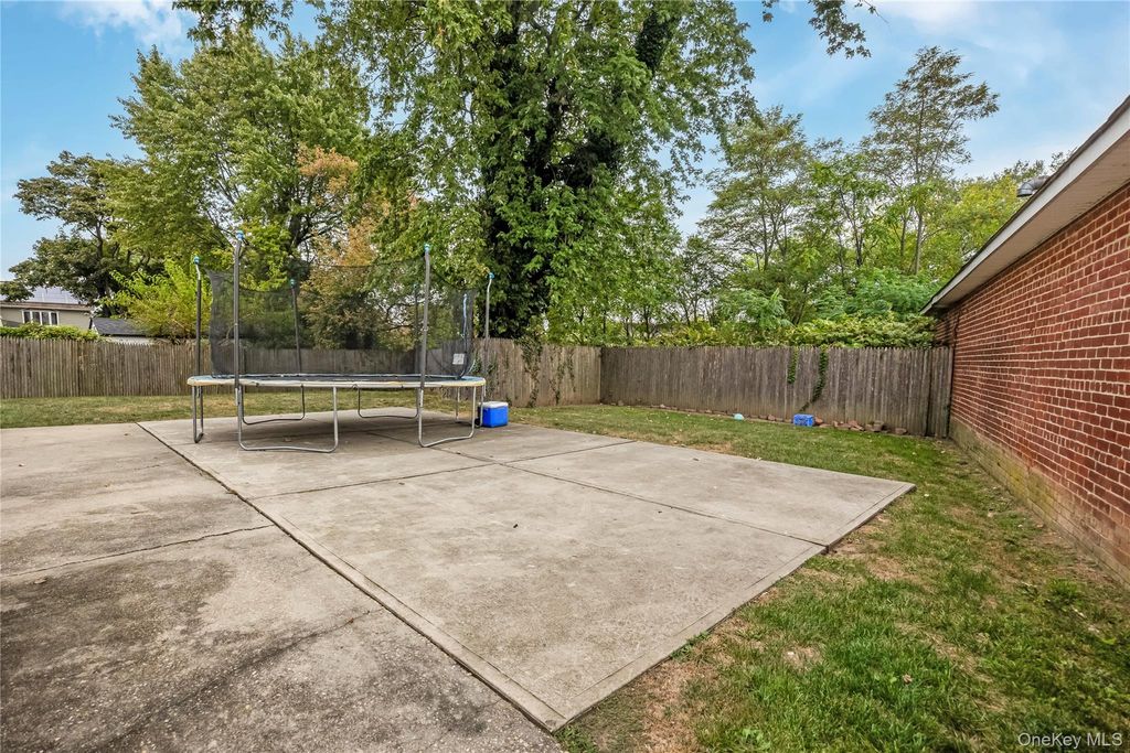 204 Bayside Avenue, Oceanside, NY 11572 — photo 4