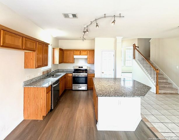 1203 El Riachuelo, San Antonio, TX 78258