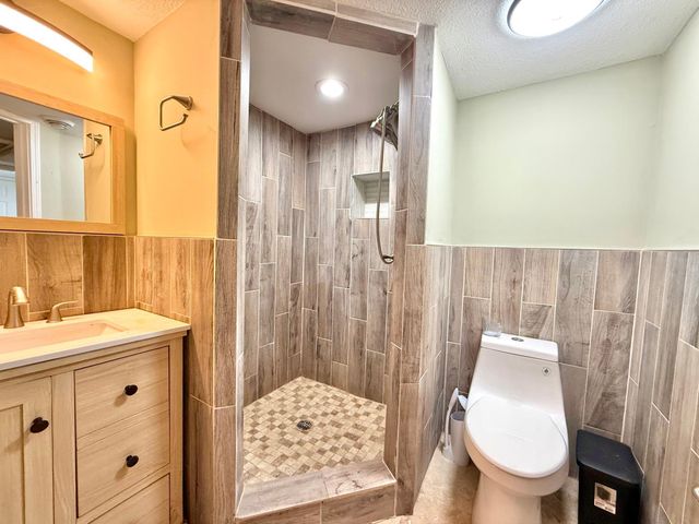 19002 Old Excelsior Boulevard, Minnetonka, MN 55345