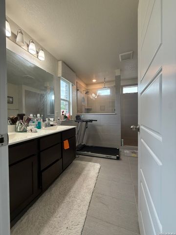 8126 Breakaway Pass, San Antonio, TX 78254