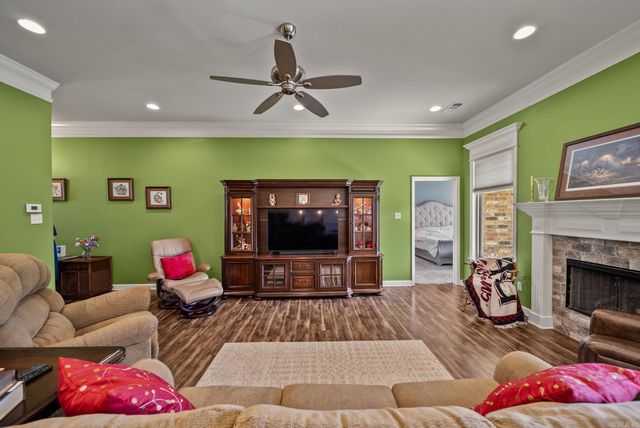 227 Nantucket Loop, Maumelle, AR 72113