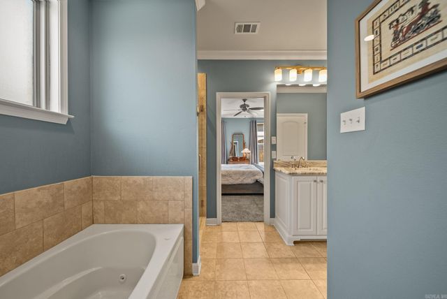 227 Nantucket Loop, Maumelle, AR 72113