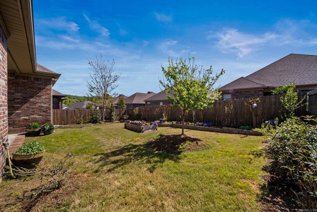 227 Nantucket Loop, Maumelle, AR 72113