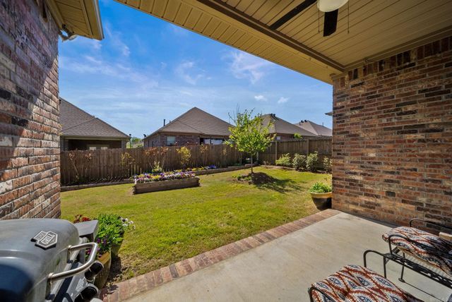 227 Nantucket Loop, Maumelle, AR 72113