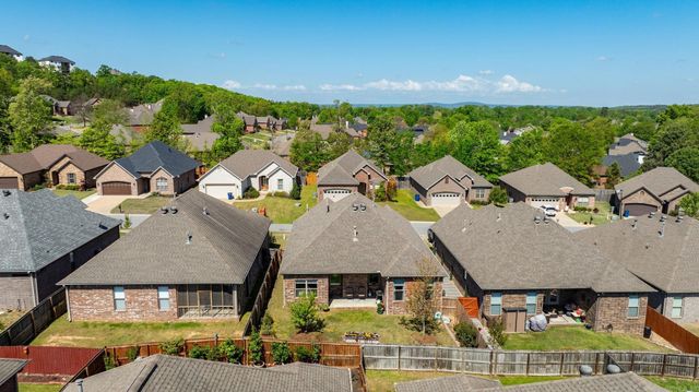 227 Nantucket Loop, Maumelle, AR 72113