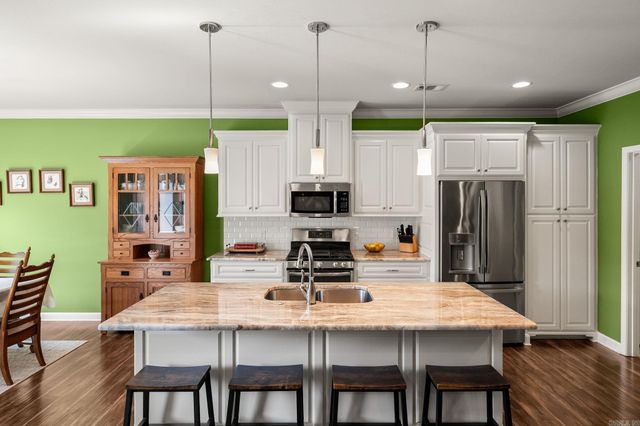 227 Nantucket Loop, Maumelle, AR 72113