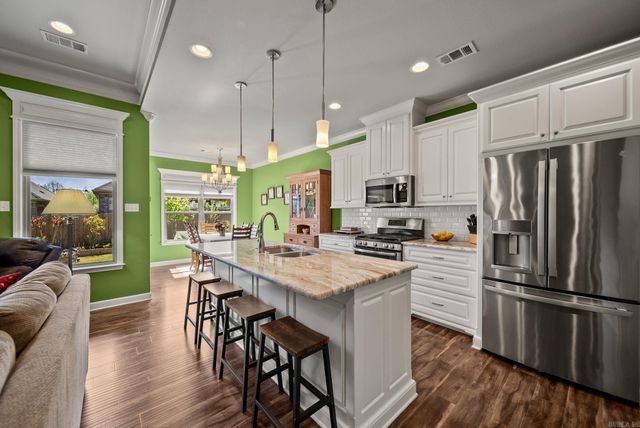 227 Nantucket Loop, Maumelle, AR 72113