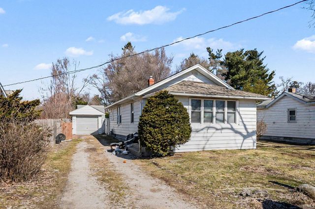 22815 Hartzer Avenue, South Bend, IN 46628
