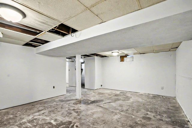 22815 Hartzer Avenue, South Bend, IN 46628