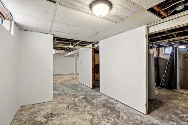22815 Hartzer Avenue, South Bend, IN 46628