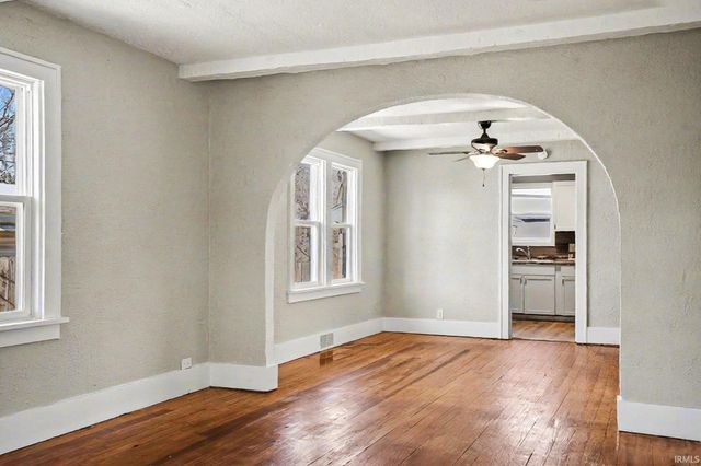 22815 Hartzer Avenue, South Bend, IN 46628