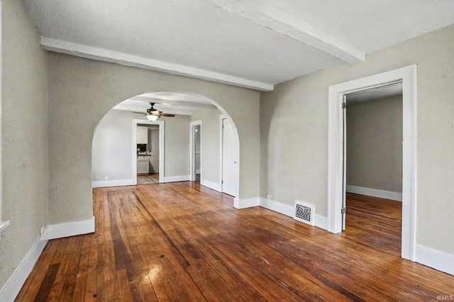 22815 Hartzer Avenue, South Bend, IN 46628