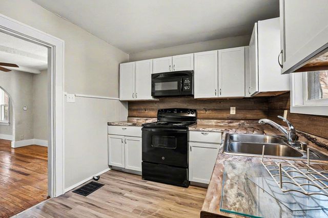 22815 Hartzer Avenue, South Bend, IN 46628
