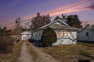 22815 Hartzer Avenue, South Bend, IN 46628