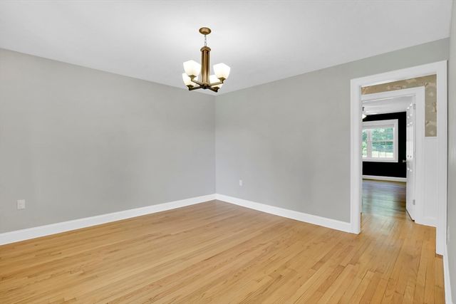156 Hampden Rd, East Longmeadow, MA 01028