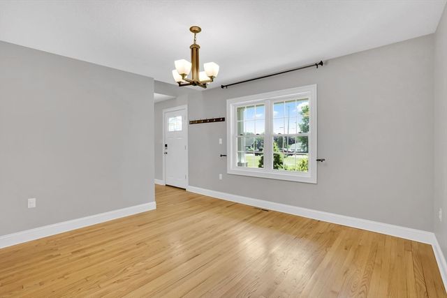 156 Hampden Rd, East Longmeadow, MA 01028