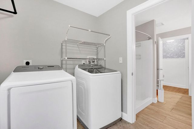 156 Hampden Rd, East Longmeadow, MA 01028