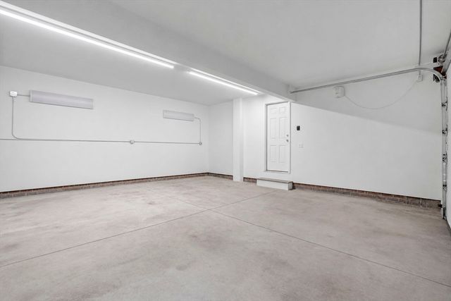 156 Hampden Rd, East Longmeadow, MA 01028