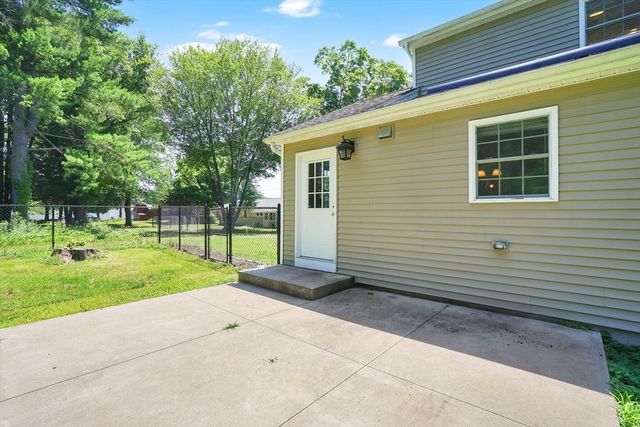 156 Hampden Rd, East Longmeadow, MA 01028