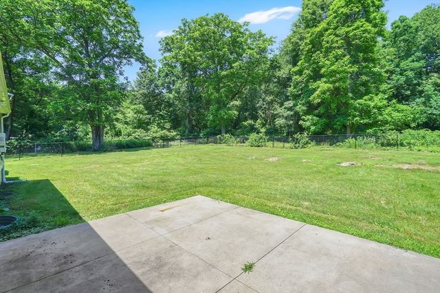 156 Hampden Rd, East Longmeadow, MA 01028